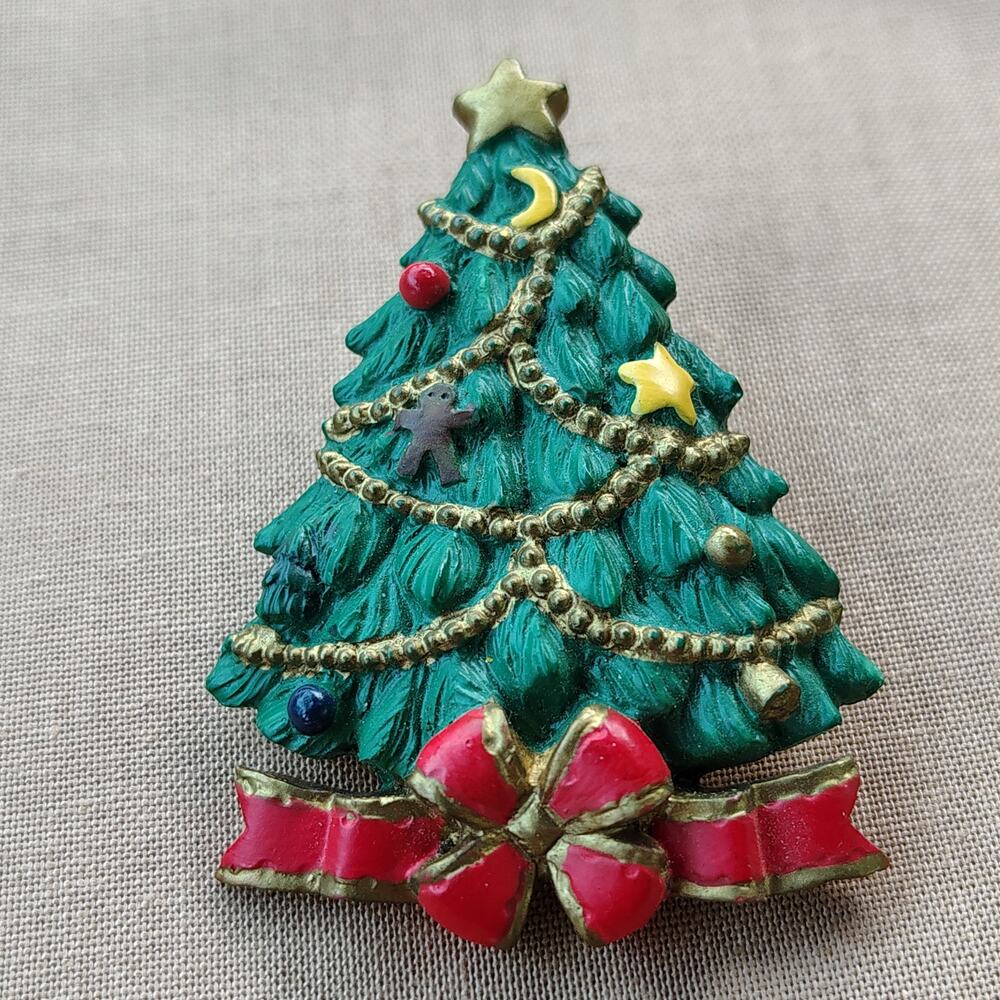 Vintage‎ AGC, Inc. Christmas Holiday Tree Lapel Pin Brooch Green Gold Red